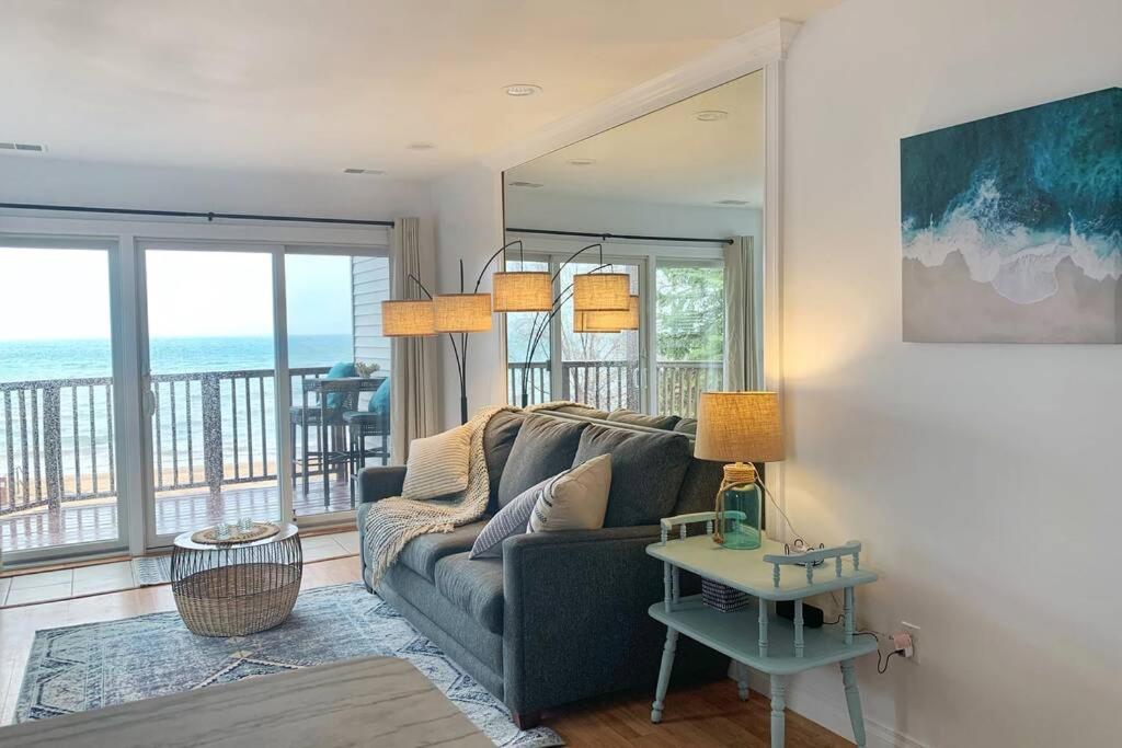 Apartment New Listing Bliss 211! Stunning Bay View