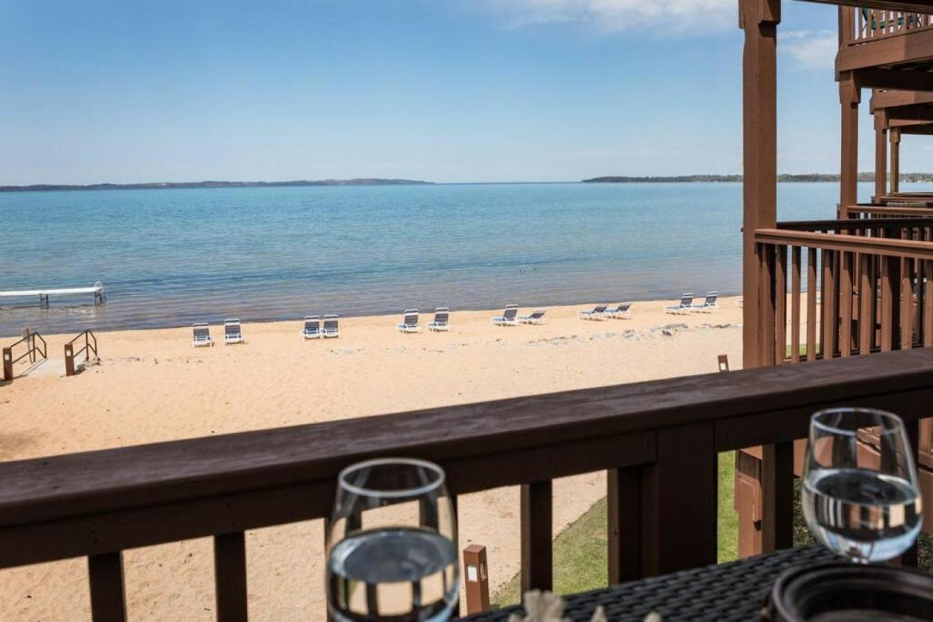 New Listing Bliss 211! Stunning Bay View Appartement